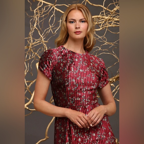 Maggy London Women's Tulip Sleeve Shark Bite Hem Midi Dress - Picture 6 of 9